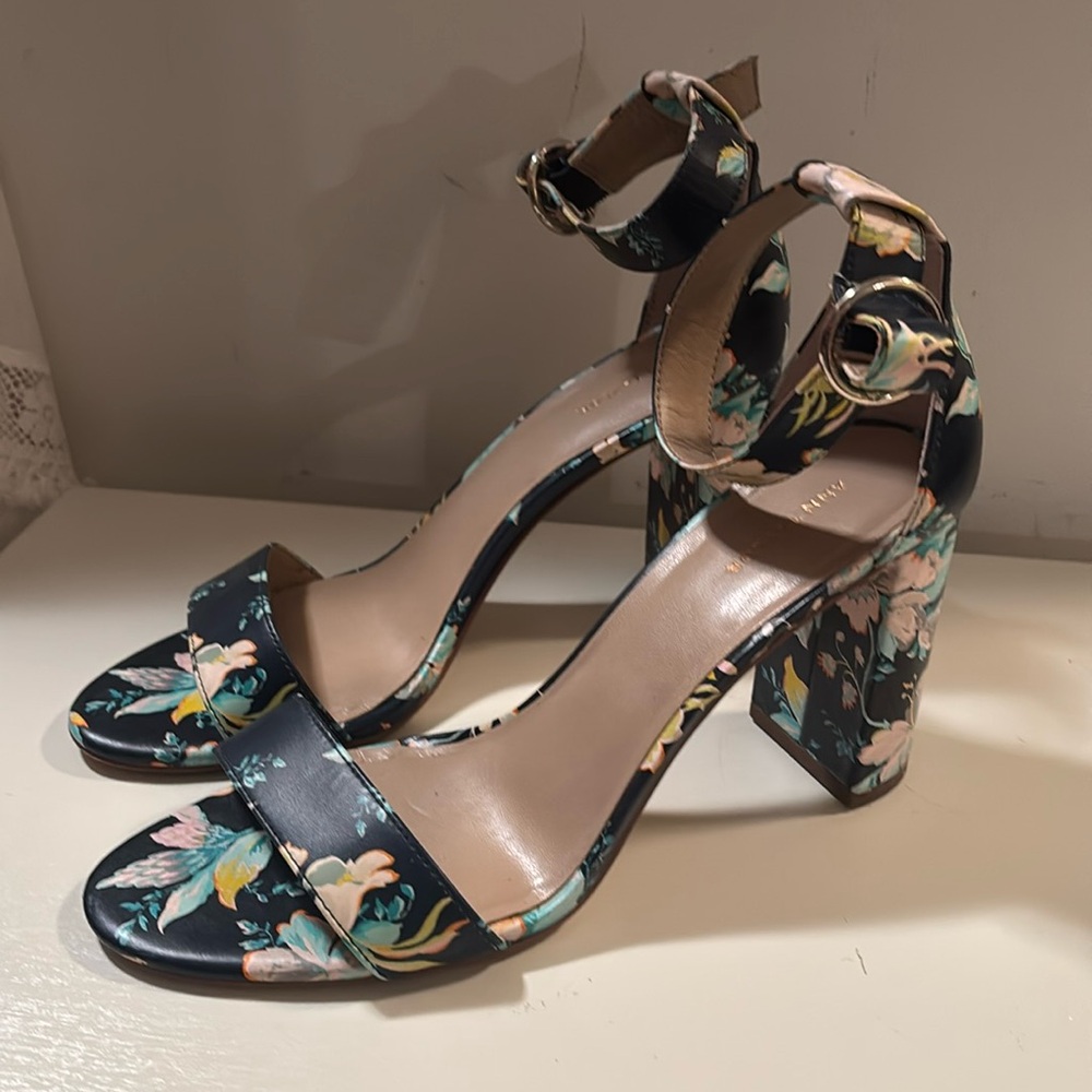 Almost new Ann Taylor floral heeled sandals